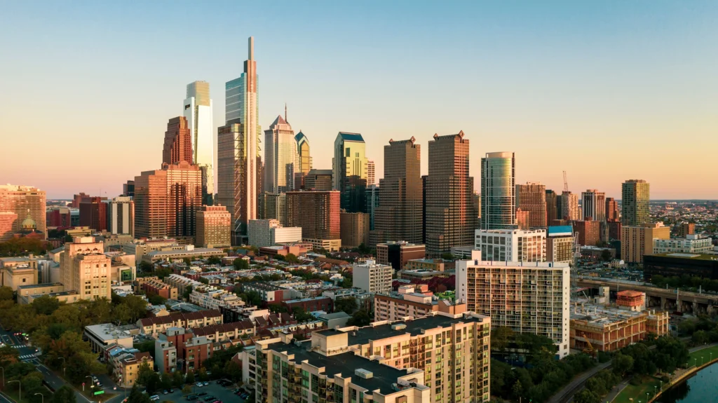 Philadelphia skyline at dusk representing commercial insurance solutions for local businesses and organizations
